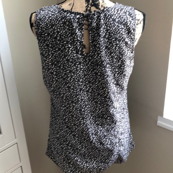 GAP sleeveless blouse - Picture 3 of 6